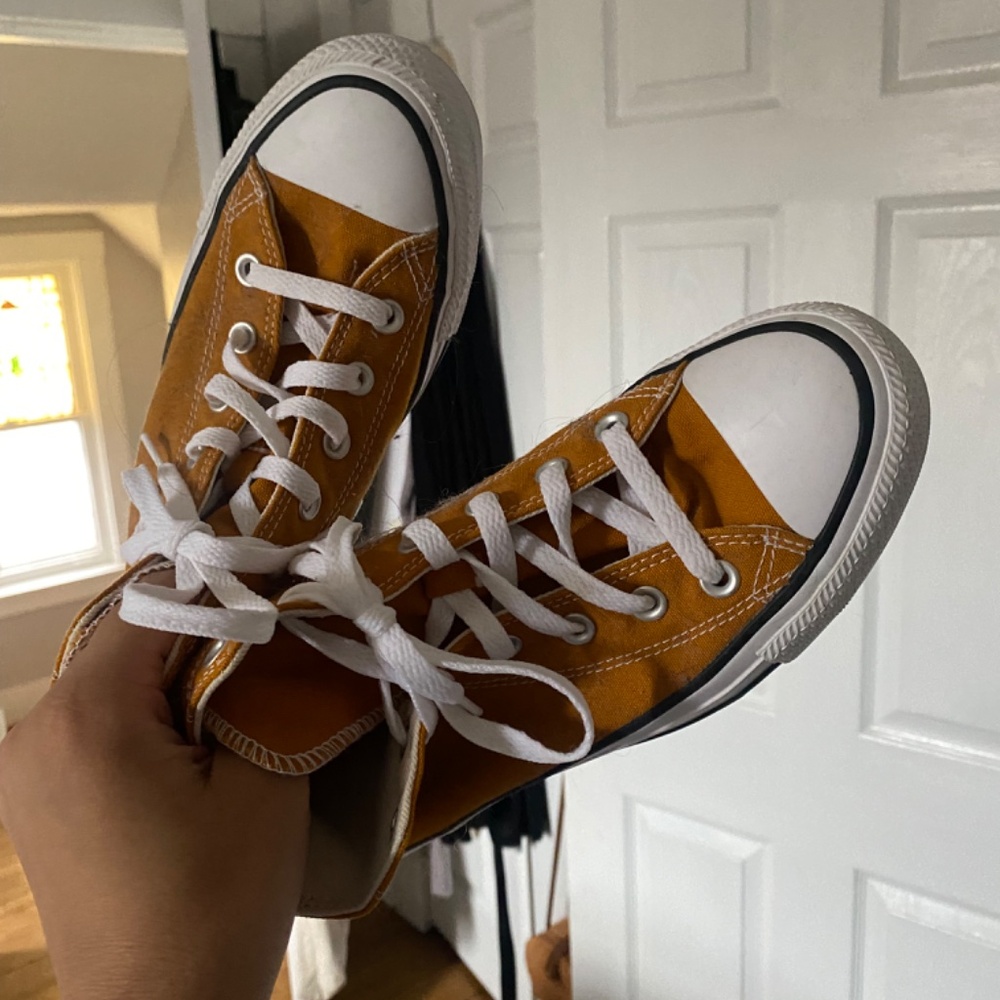 Converse - Picture 4 of 4